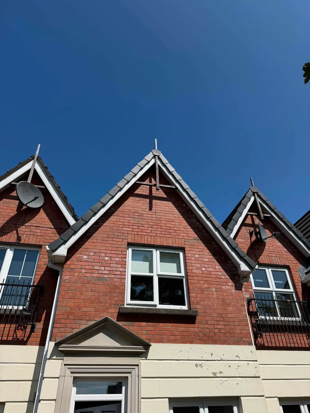 Dry verge roofline improvement