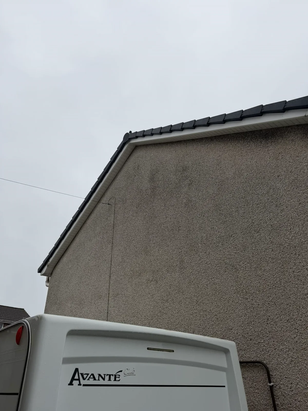 Dry verge installation