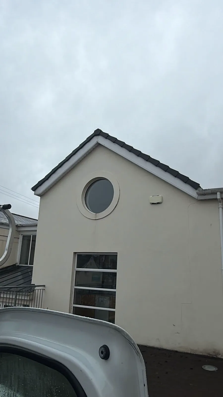 Dry verge and leadwork